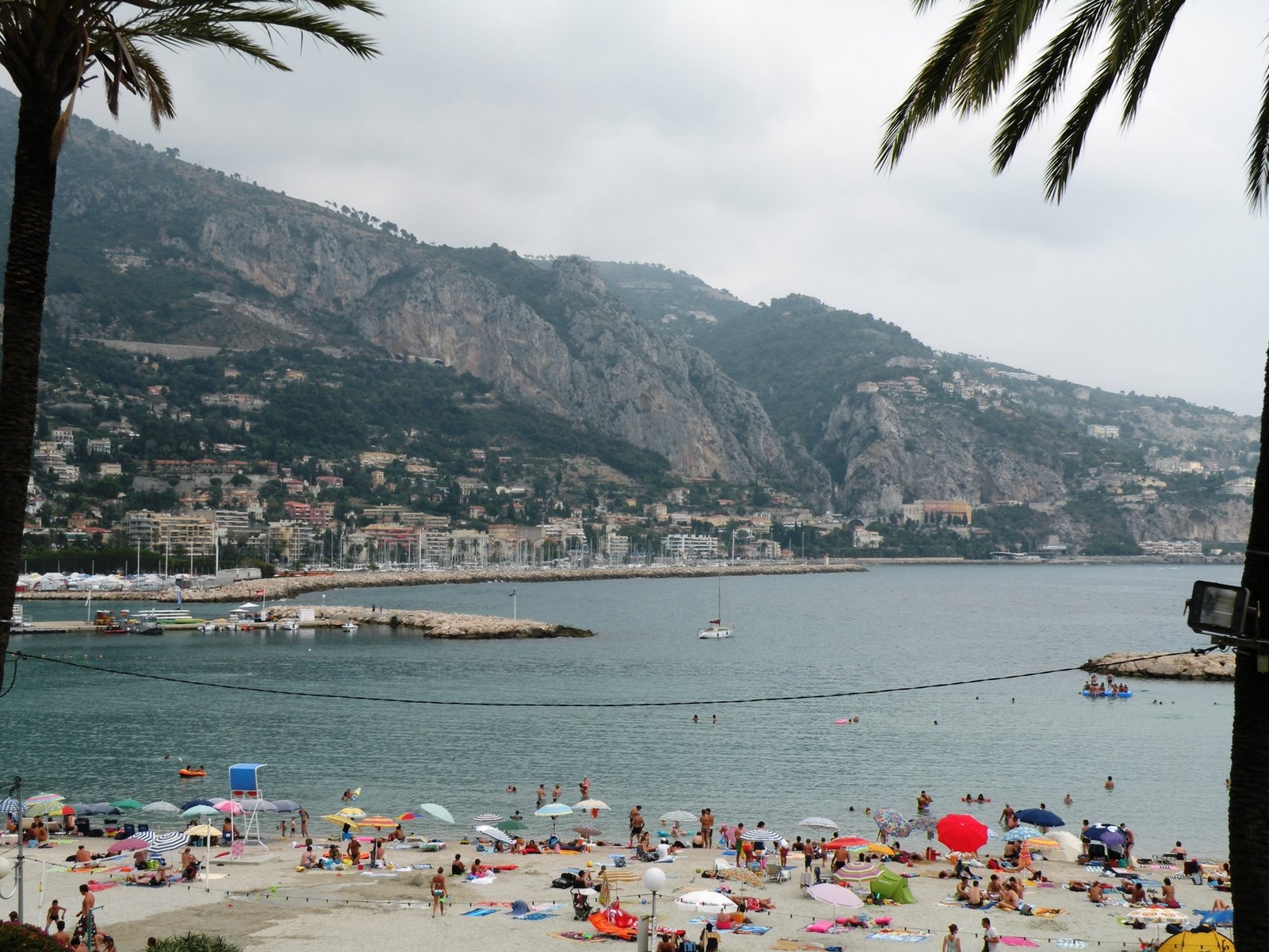 Пляж в Ментоне, Франция. Фото 2 – фотографии Франции