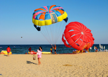 Развлечение  в Солнечный День, Болгария – фотографии Болгарии