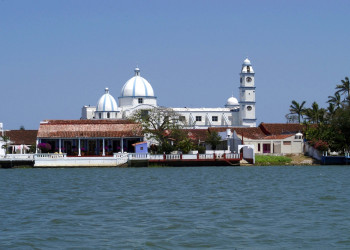 Набережная в Тлакотальпан, Мексика. Фото 3 – фотографии Мексики