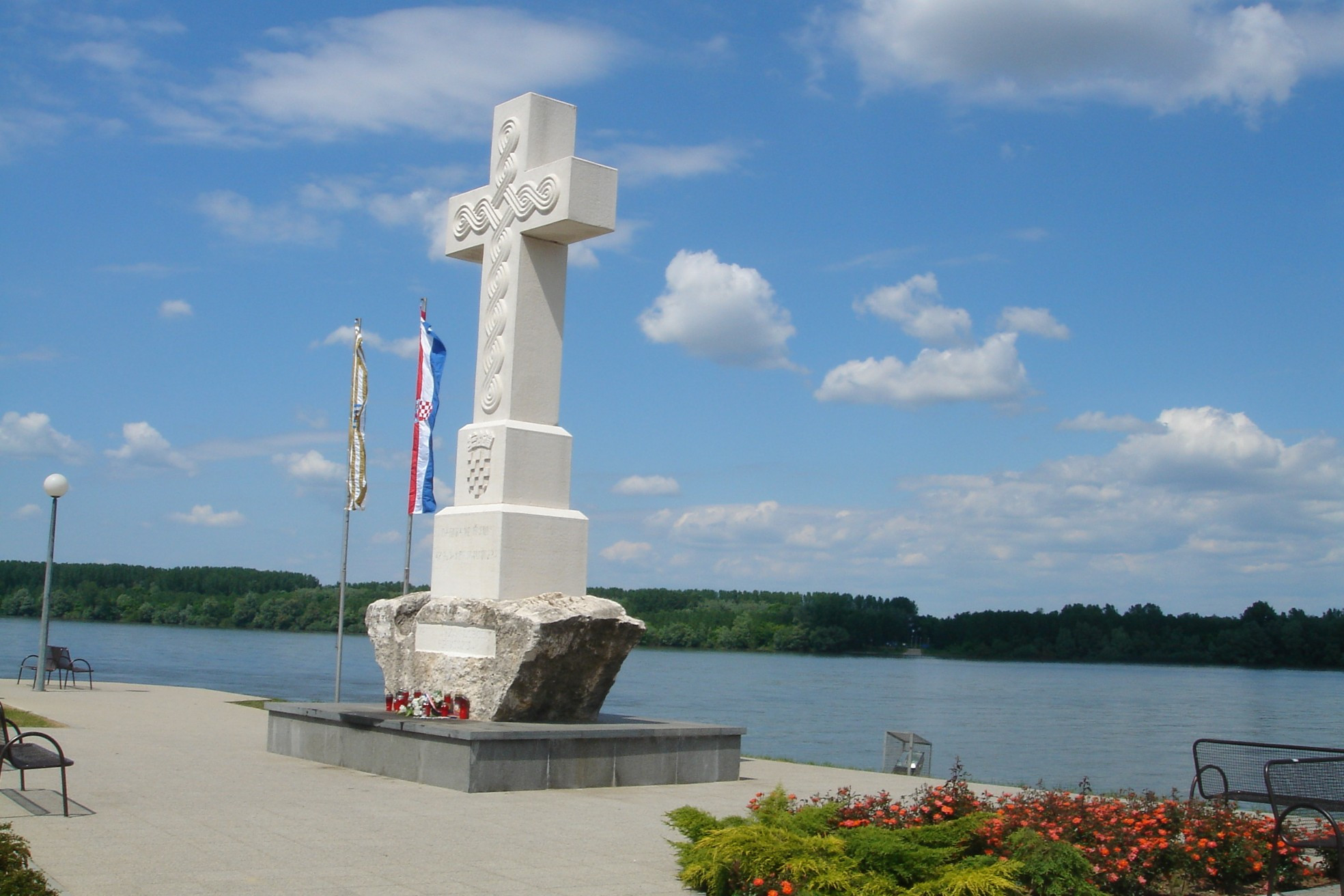 Памятник в Словонии, Хорватия. Фото 1 – фотографии Хорватии