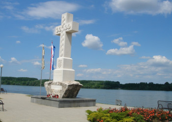 Памятник в Словонии, Хорватия. Фото 1 – фотографии Хорватии