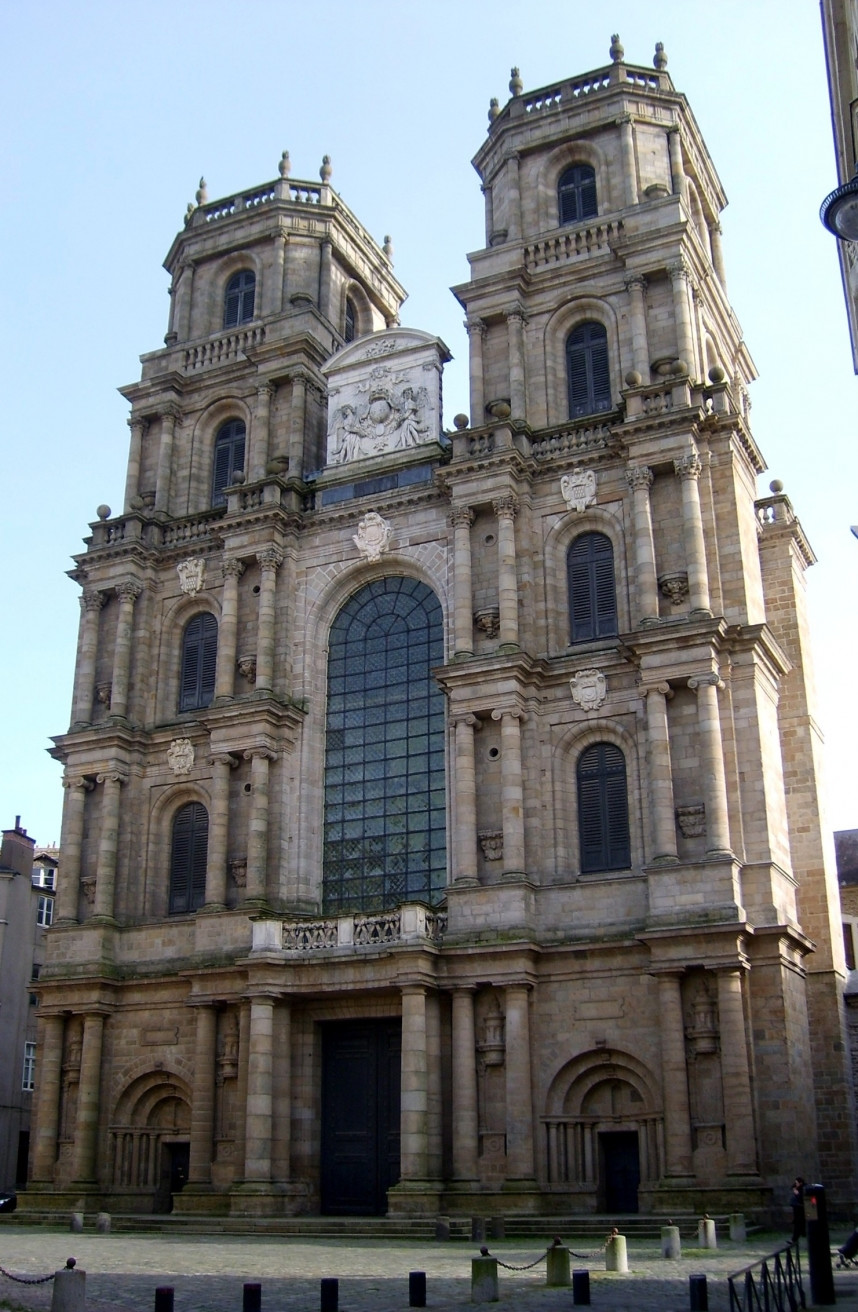 Архитектурное здание в Ренне, Франция – фотографии Франции