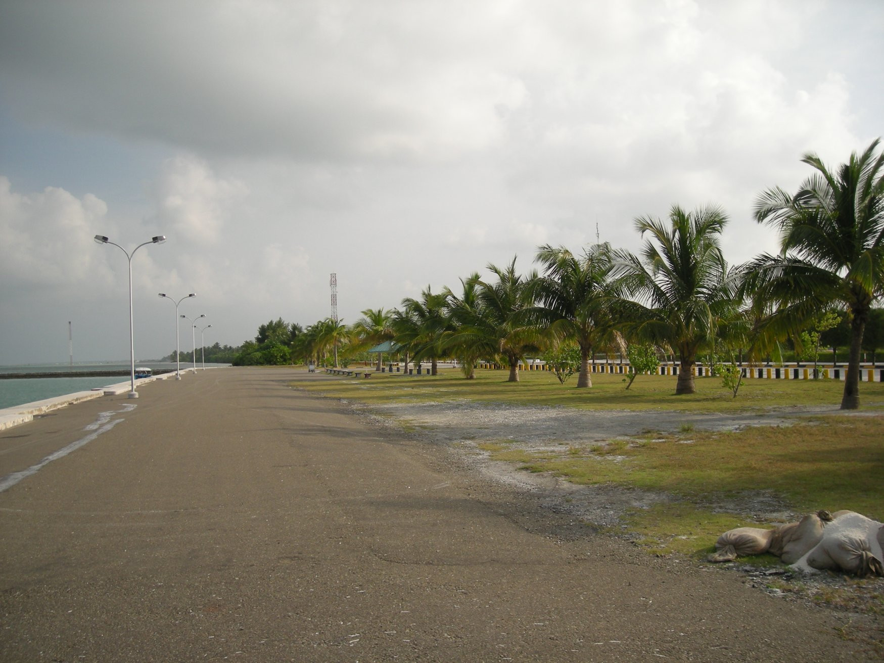Набережная в Лааму Атолл, Мальдивы – фотографии Мальдивских островов