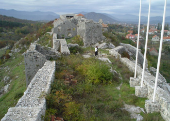 Развалины в Никшич, Черногория – фотографии Черногории