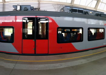 Электричка в аэропорту Сочи – фотографии России