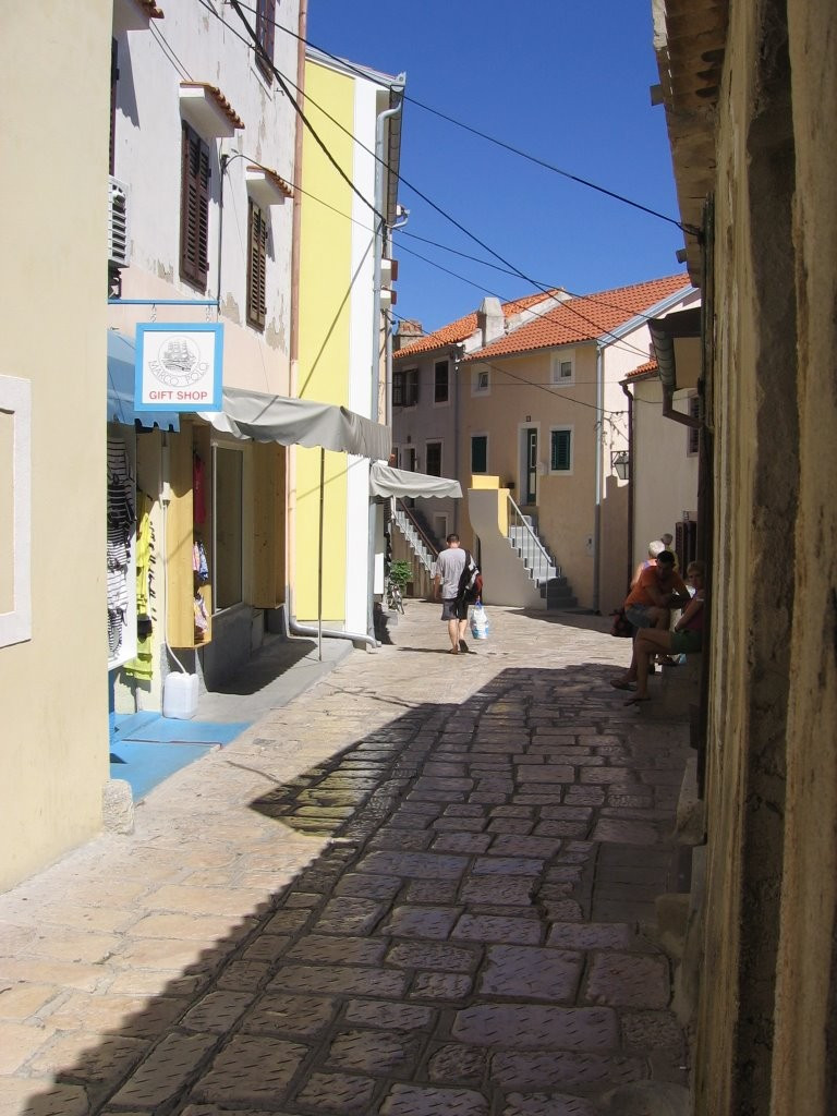 Улица в Башка, Хорватия. Фото 3 – фотографии Хорватии