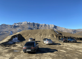 Парковка у Качелей над горной пропастью – фотографии России