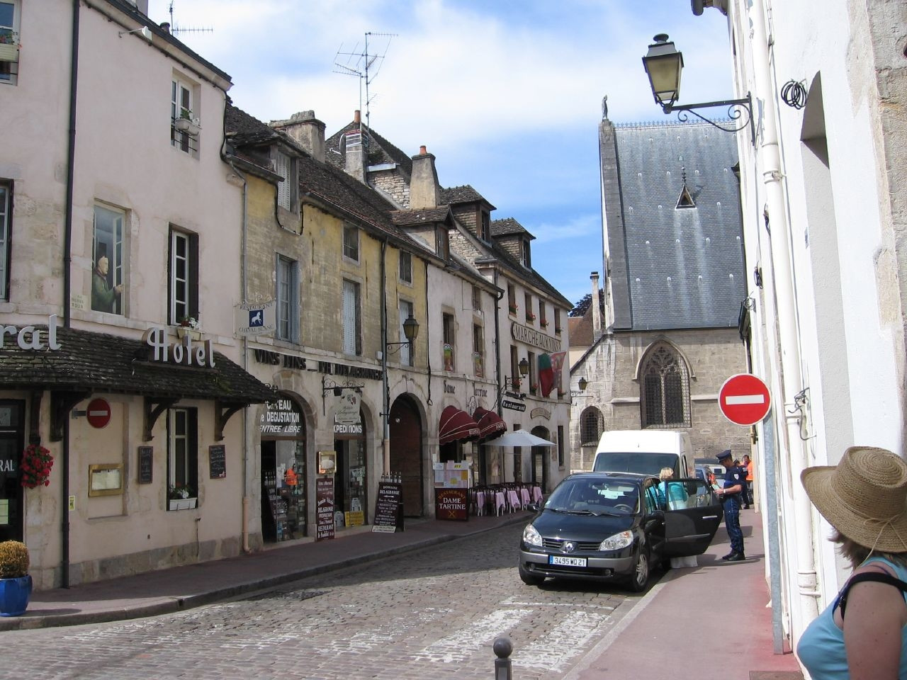 Отели в Боне, Франция. Фото 1 – фотографии Франции