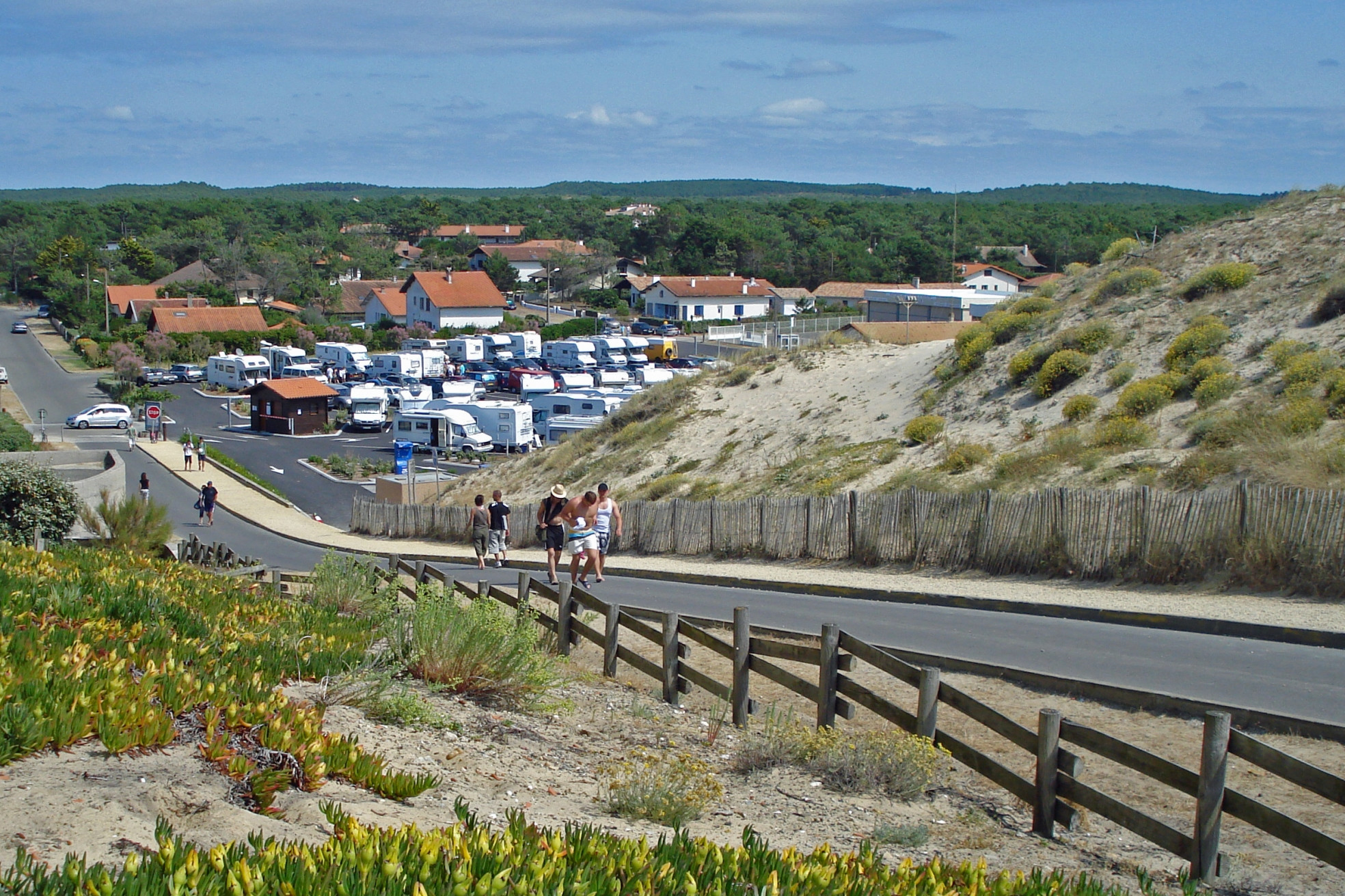 Дорога в Мимизане, Франция – фотографии Франции
