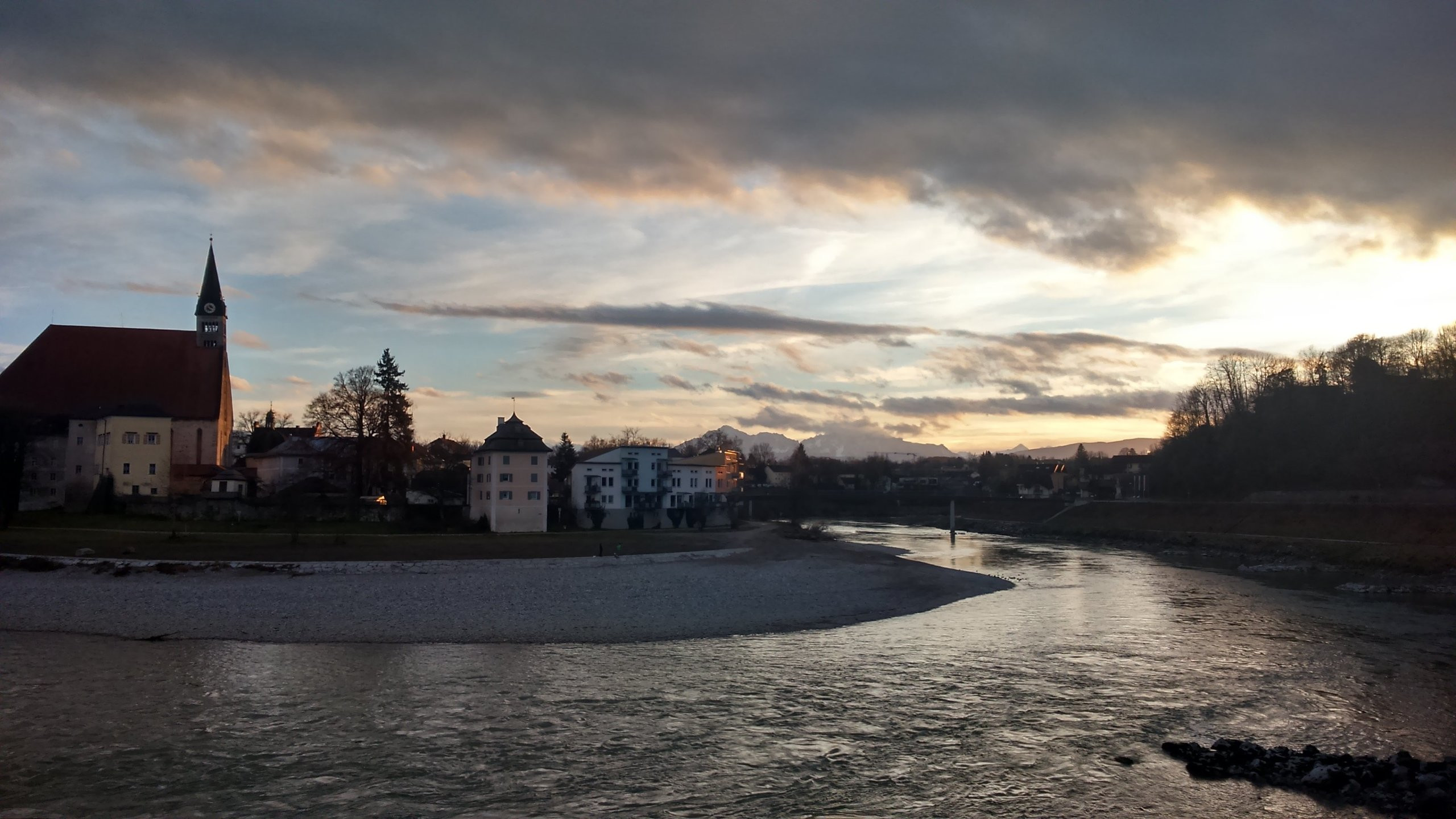 Набережная Оберндорф-Зальцбург. Австрия – фотографии Австрии