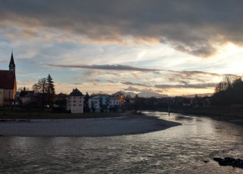 Набережная Оберндорф-Зальцбург. Австрия – фотографии Австрии