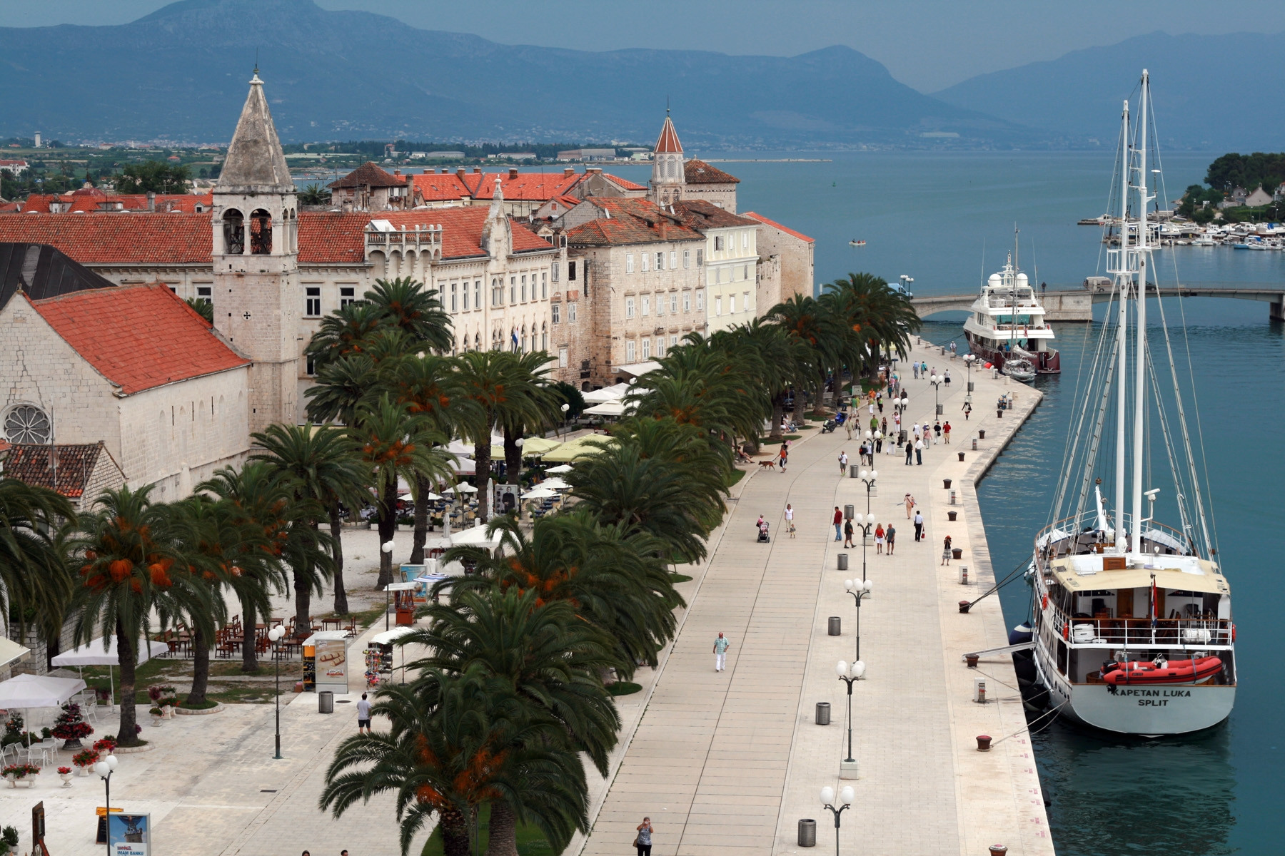 Набережная в Трогире, Хорватия. Фото 24 – фотографии Хорватии