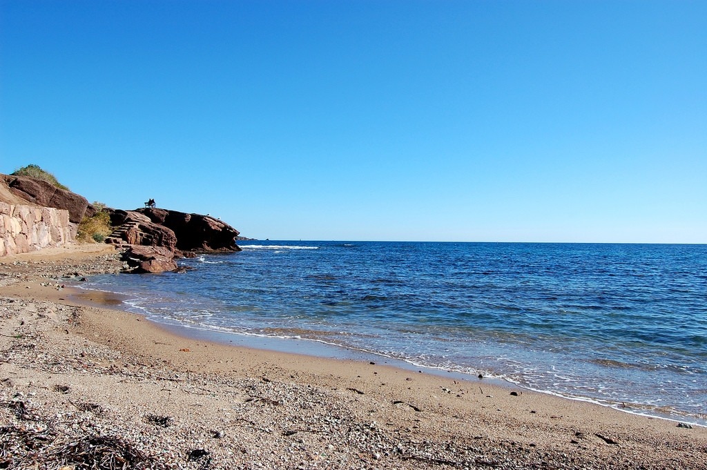 Берега в Сен-Рафаэль, Франция – фотографии Франции