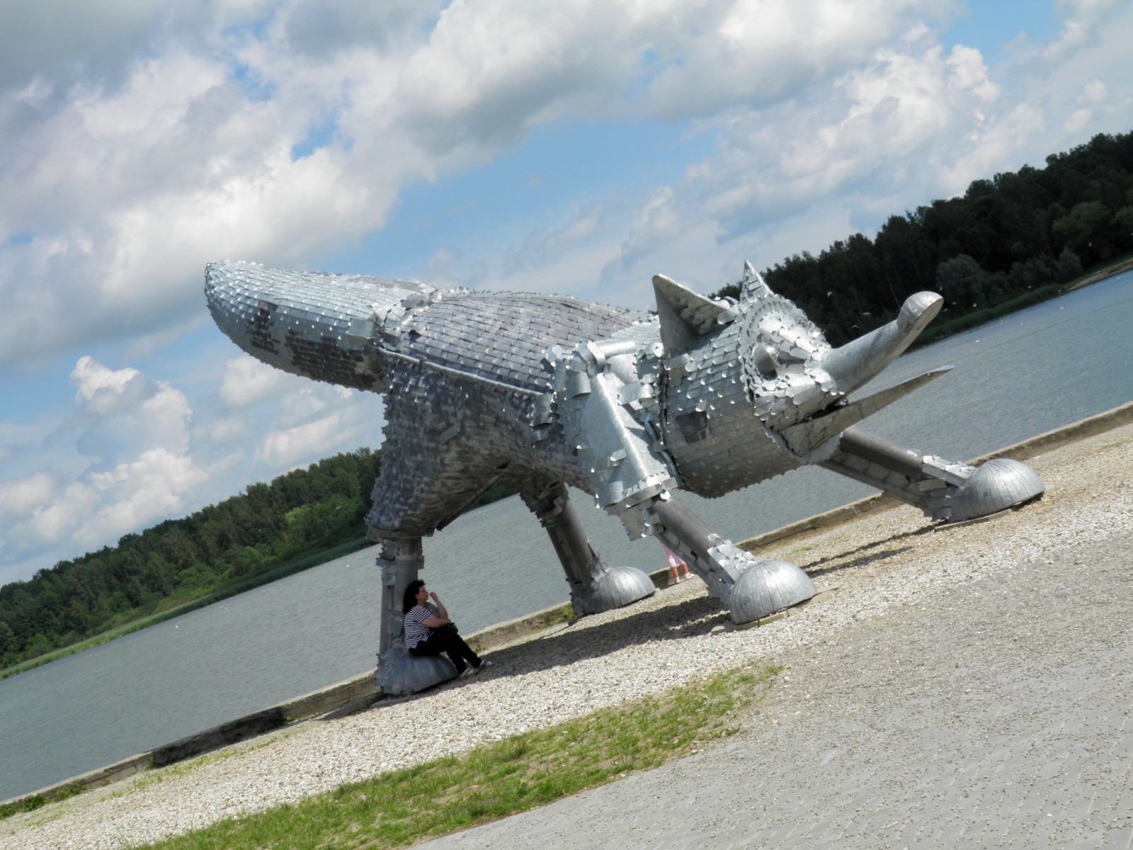 Памятник Лисе – фотографии Литвы