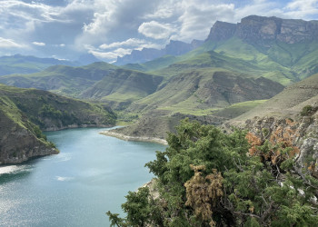 Былымское озеро, вид с верхней смотровой площадки – фотографии России