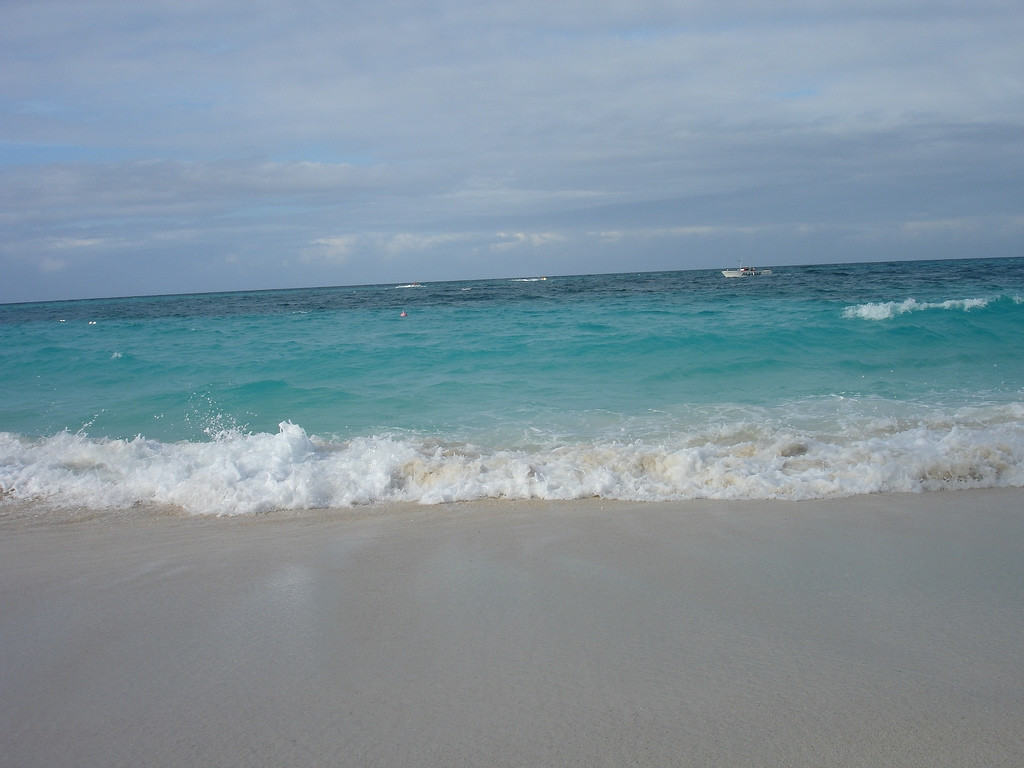 Море на острове Парадайз Айленд, Багамские острова. Фото 2 – фотографии Багамских островов