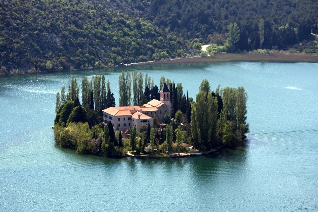 Остров в Крка, Хорватия – фотографии Хорватии