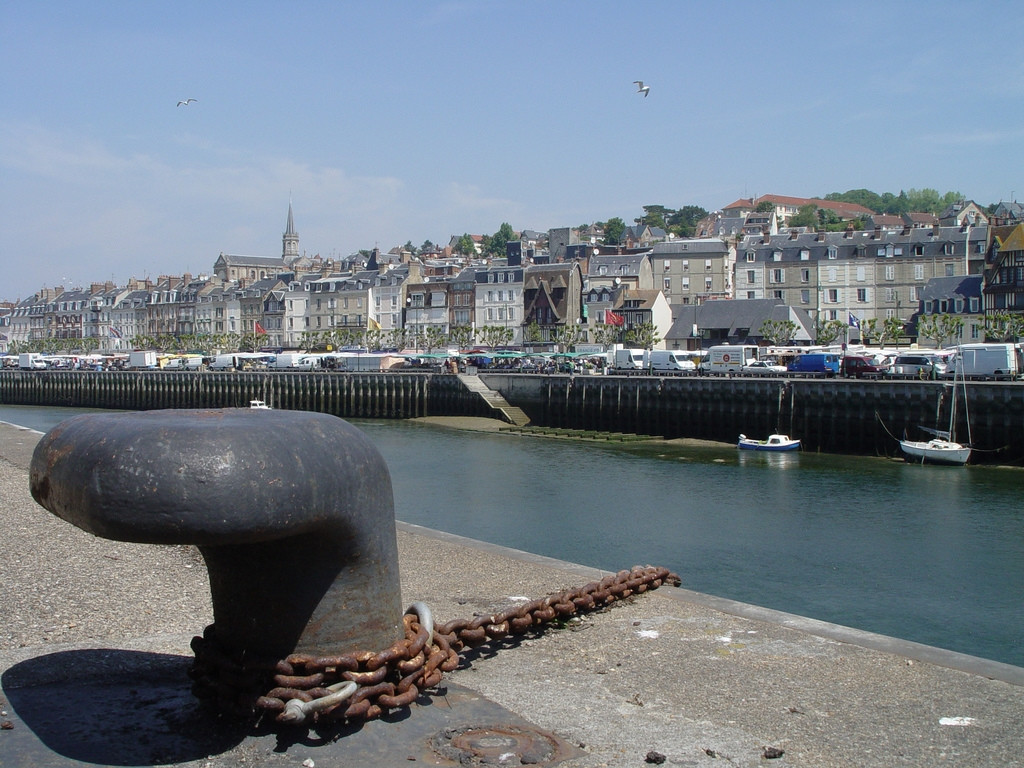 Набережная в Трувиль-Сюр-Мер, Франция. Фото 3 – фотографии Франции