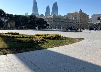 Баку, вид с набережной на башни – фотографии Азербайджана