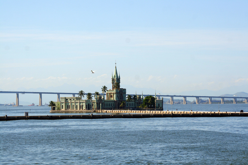 Илха-Фискал (Ilha Fiscal) – фотографии Бразилии