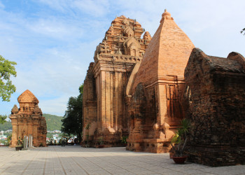 Башни Понагар в Нячанге – фотографии Вьетнама