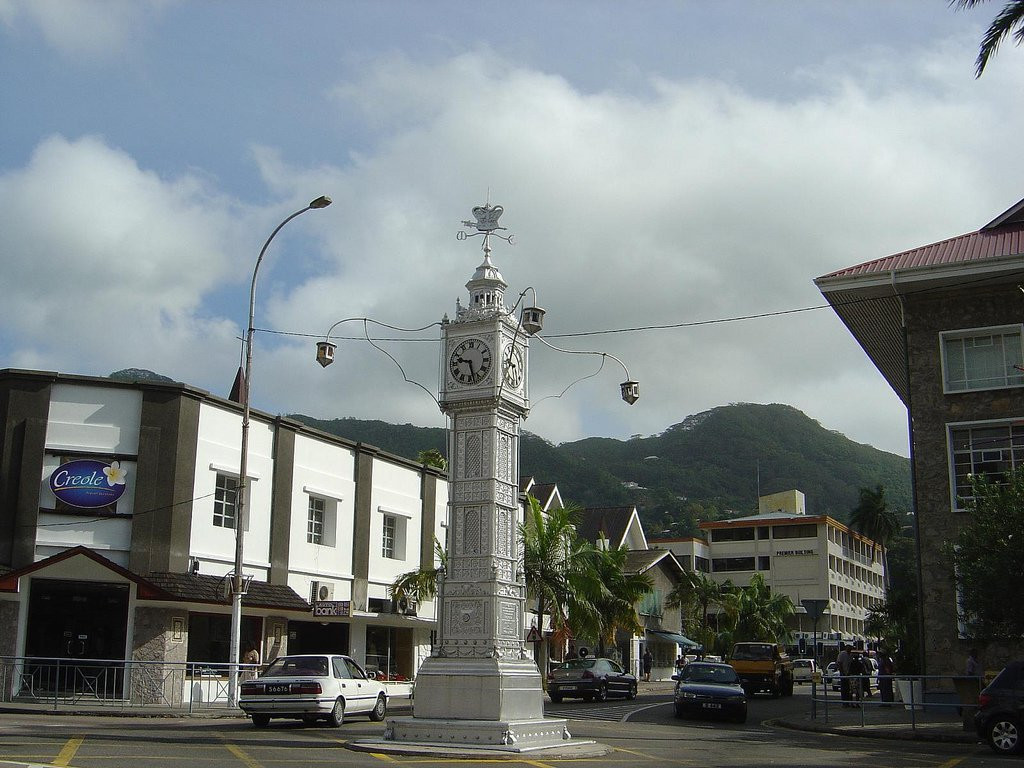 Часовая башня на острове Маэ, Сейшелы – фотографии Сейшельских островов