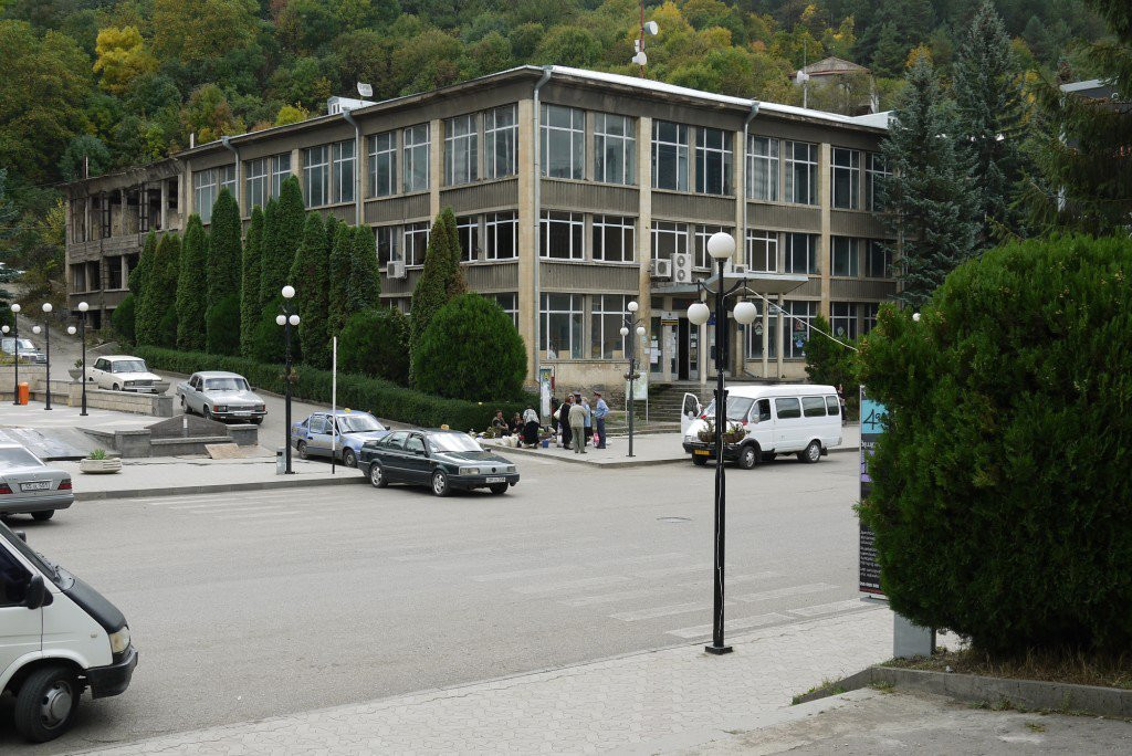 Улица в Дилижан, Армения. Фото 4 – фотографии Армении