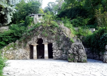 Грот Дианы на Машуке в Пятигорске – фотографии России