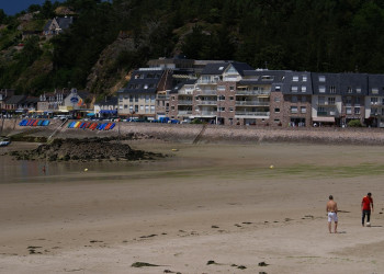 Дома на набережной в Эрки, Франция. Фото 1 – фотографии Франции