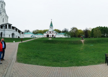 Гуляем в парке Коломенское, панорамная фотка храмов – фотографии России