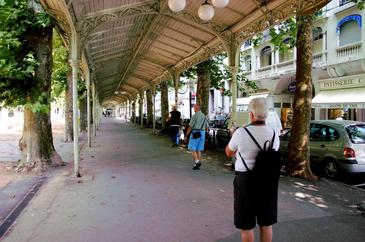 Улица в Виши, Франция. Фото 4 – фотографии Франции