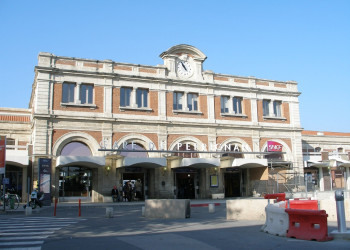 Вокзал в Перпиньяне, Франция – фотографии Франции