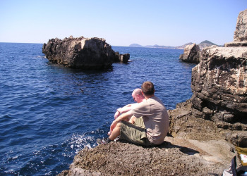 Мужчины на острове Локрум, Хорватия – фотографии Хорватии