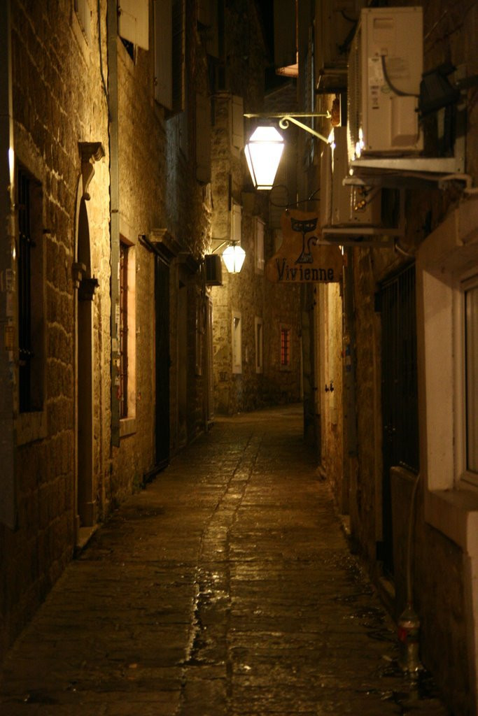 Улица в Будва, Черногория. Фото 13 – фотографии Черногории