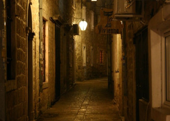 Улица в Будва, Черногория. Фото 13 – фотографии Черногории