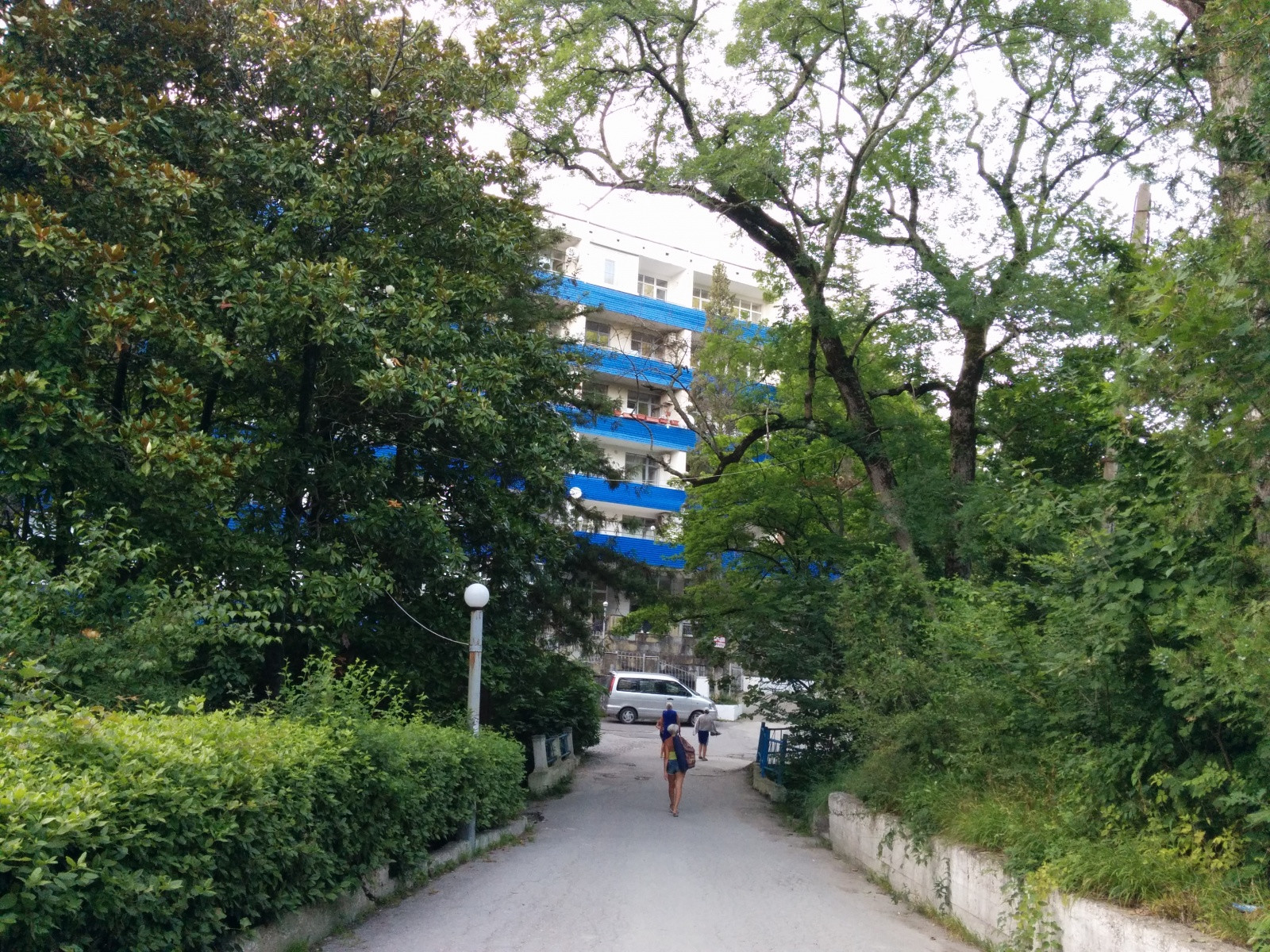 Жилое здание в п. Южный. В прошлом было пансионатом – фотографии России