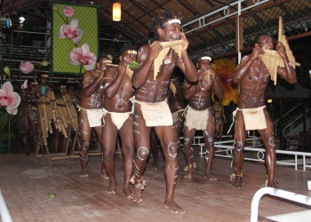 Танцульки для туристов на Соломоновых Островах – фотографии Соломоновых Островов