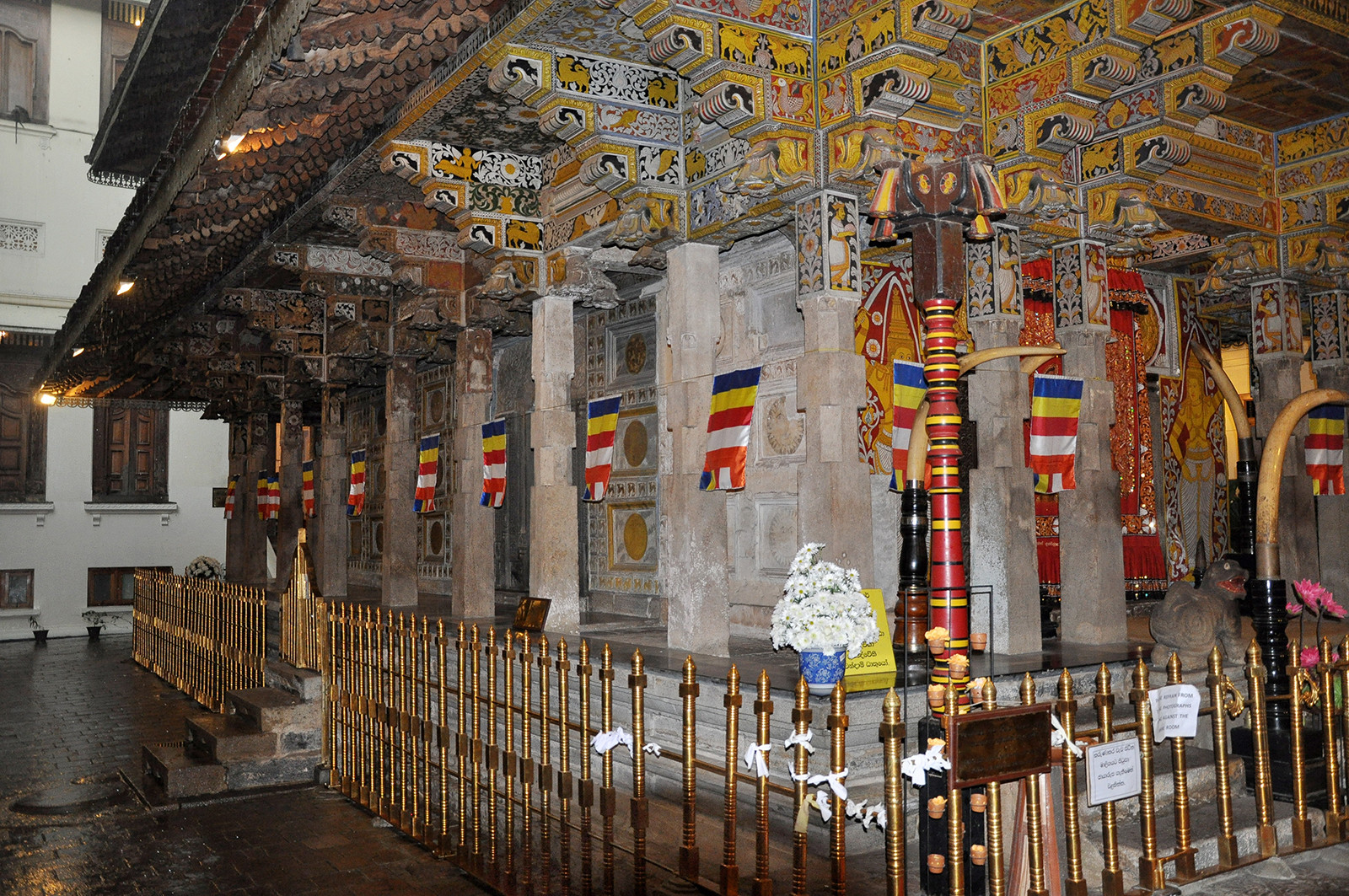 Буддистский Храм Зуба Будды в Канди. Фото 6 – фотографии Шри-Ланки