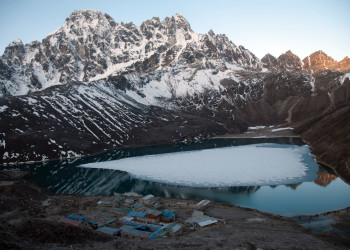 Горное озеро – фотографии Непала