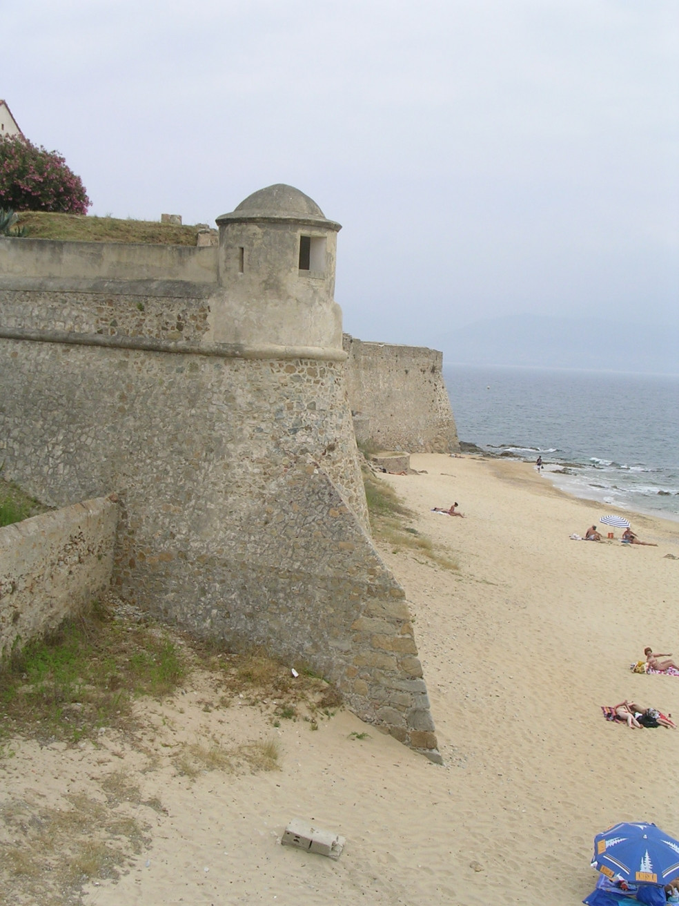 Пляж в Аяччо, Франция. Фото 6 – фотографии Франции