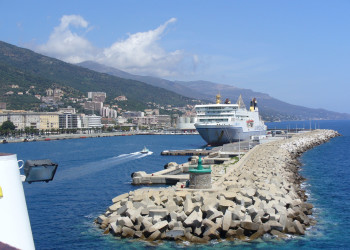 Корабль в Бастии, Франция. Фото 3 – фотографии Франции