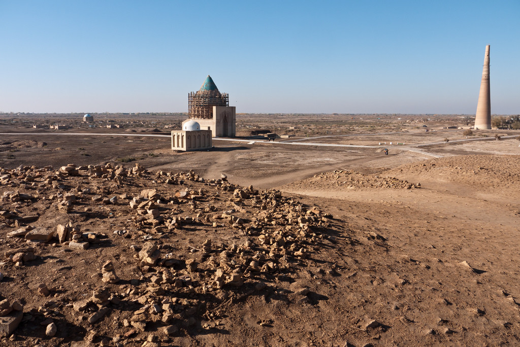 Минарет Кутлуг-Тимура и Мавзолей Текеша – фотографии Туркменистана