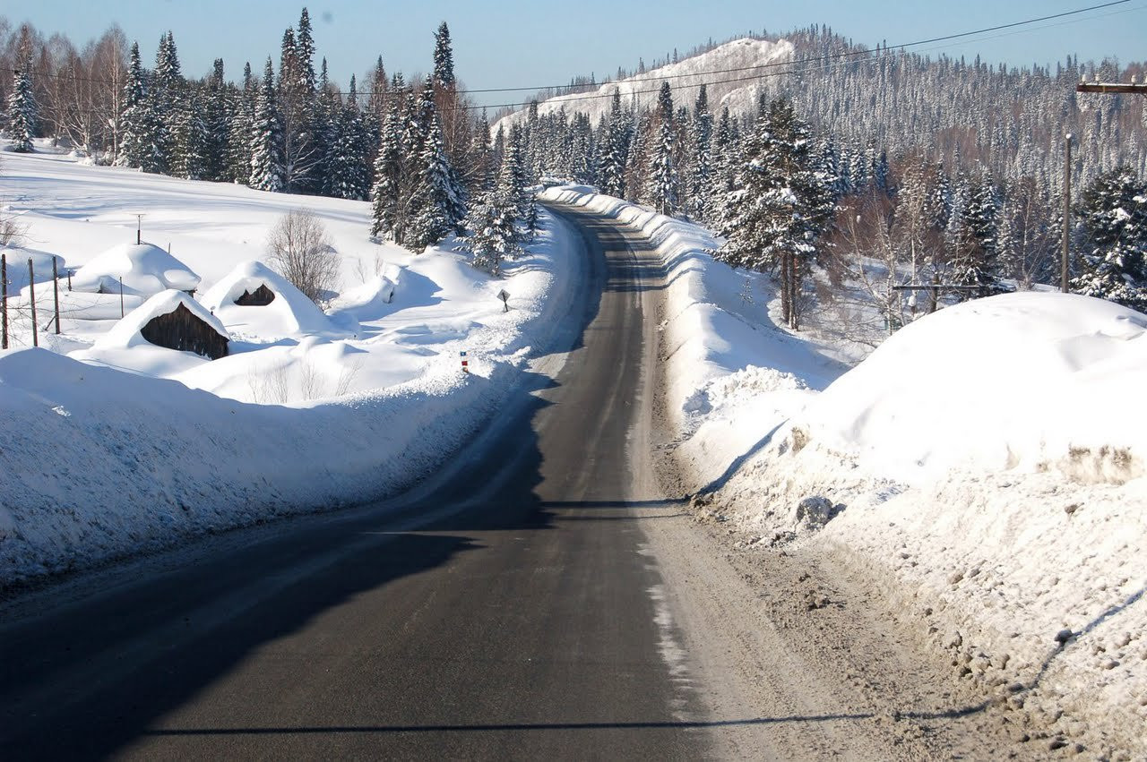 Дорога в Шерегеш, Россия – фотографии России