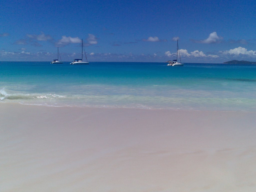 Катера на острове Праслин, Сейшелы – фотографии Сейшельских островов