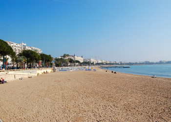 Пляж в Канне, Франция – фотографии Франции
