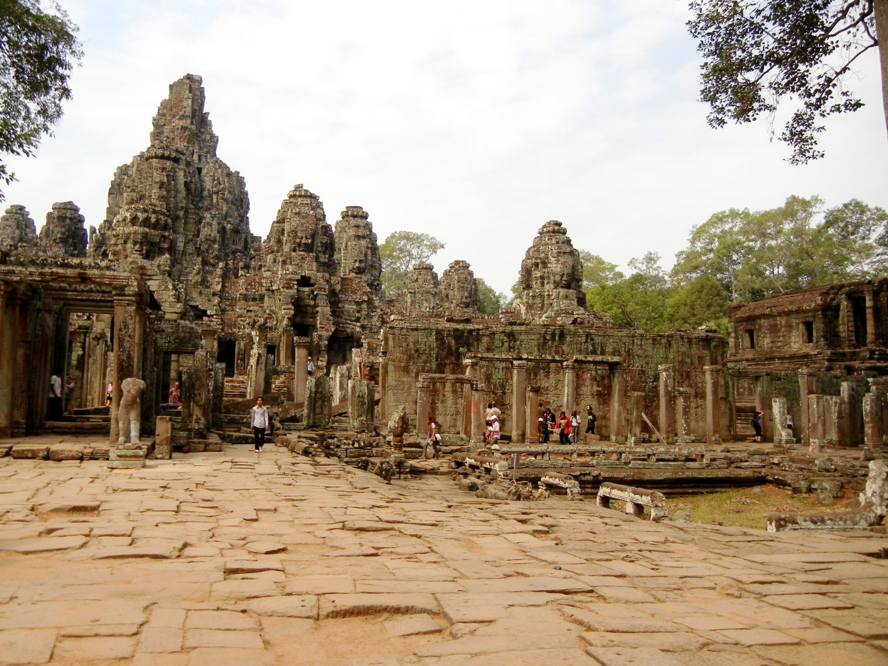 Храм Байон в Ангкор-Том (Angkor Thom) – фотографии Камбоджи