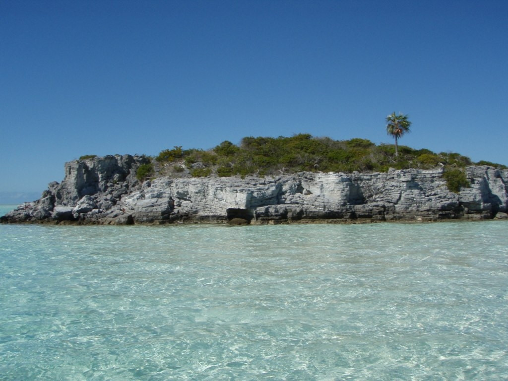 Скала на острове Берри Айлендс, Багамские острова. Фото 1 – фотографии Багамских островов