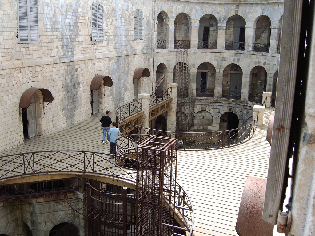 Форт Байяр, Франция. Фото 1 – фотографии Франции