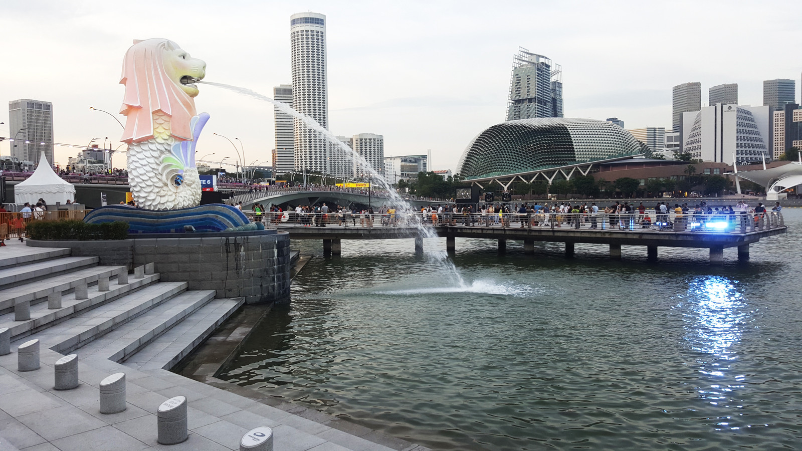 Мерлион на набережной в Сингапуре. Фото 1 – фотографии Сингапура