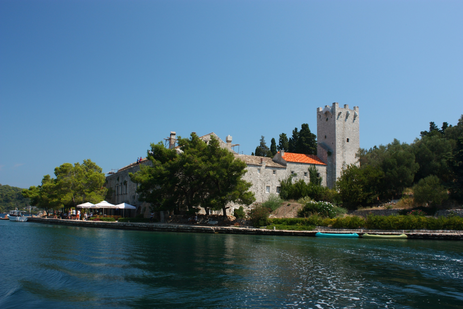 Набережная в Национальном парке, Хорватия. Фото 1 – фотографии Хорватии